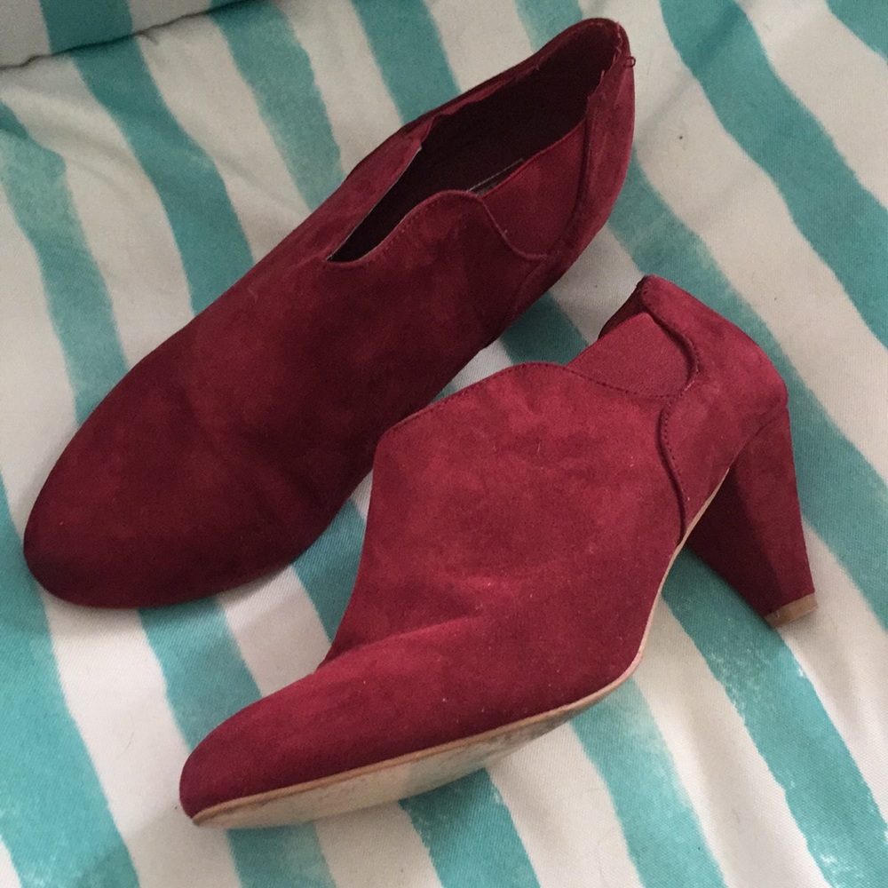 Beautiful burgundy suede booties. Size 9.